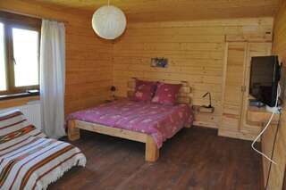 Гостевой дом Kozichky Guest House Татаров Номер с кроватью размера «king-size» и видом на горы-1