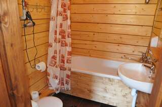 Гостевой дом Kozichky Guest House Татаров Номер-студио с кроватью размера "king-size"-6