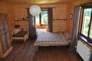 Гостевой дом Kozichky Guest House Татаров Номер с кроватью размера «king-size» и видом на горы-3